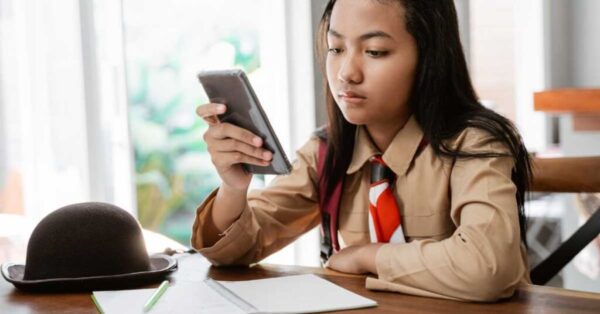 Balancing Screen Time Without Losing Your Mind